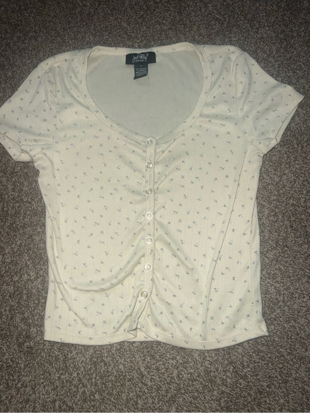 Cream Ribbed Button-Front Crop Top with Tiny Blue Floral Print Womans size small - Picture 3 of 3